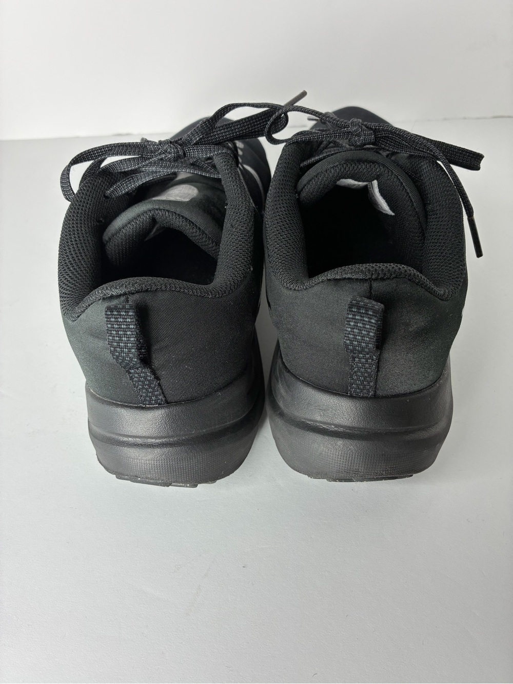 Nike Men’s Black Mesh Casual Sneakers - Picture 4 of 4